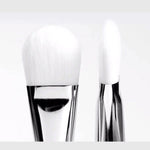 Brosse à poils doux et masque en silicone