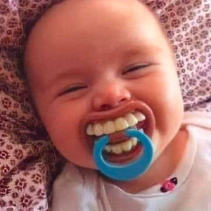 Sucette drôle de dent de bébé