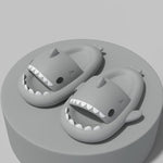 Pantoufles de requin mignonnes d'été