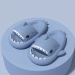 Pantoufles de requin mignonnes d'été