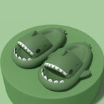 Pantoufles de requin mignonnes d'été