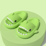Pantoufles de requin mignonnes d'été